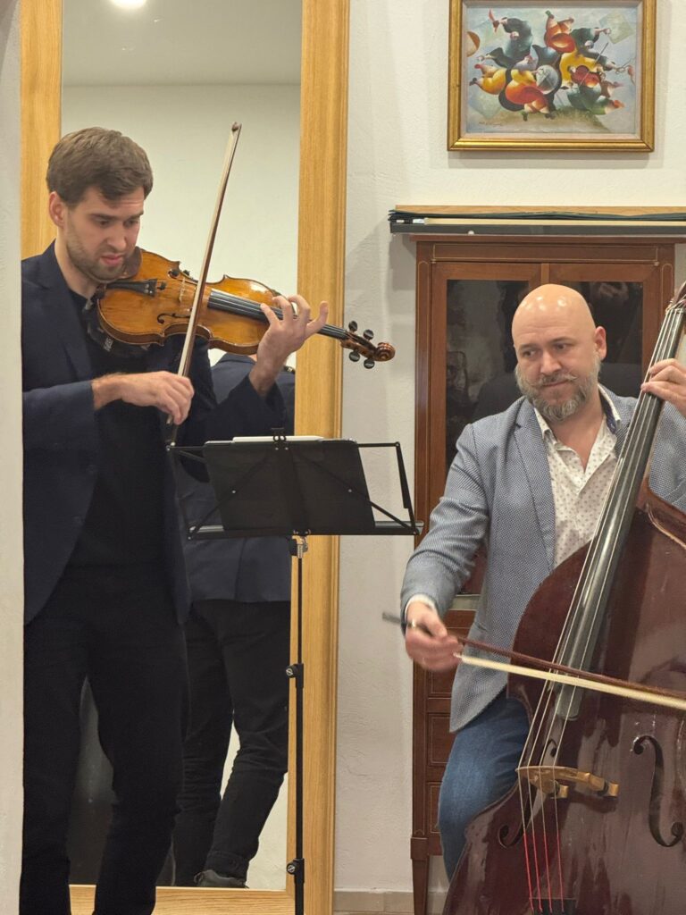 Koncertų–paskaitų ciklas projekte „Pamiršti Senojo Vilniaus smuikų meistrai“